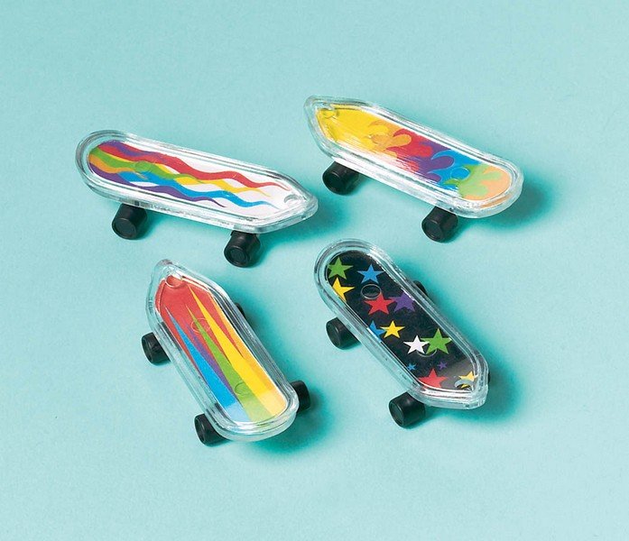 Mini finger skateboard party favours