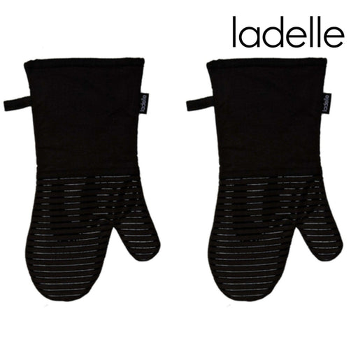 Single black textured oven mitt