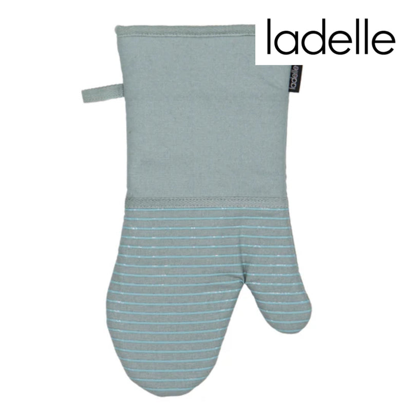 Single textured light blue oven mitt
