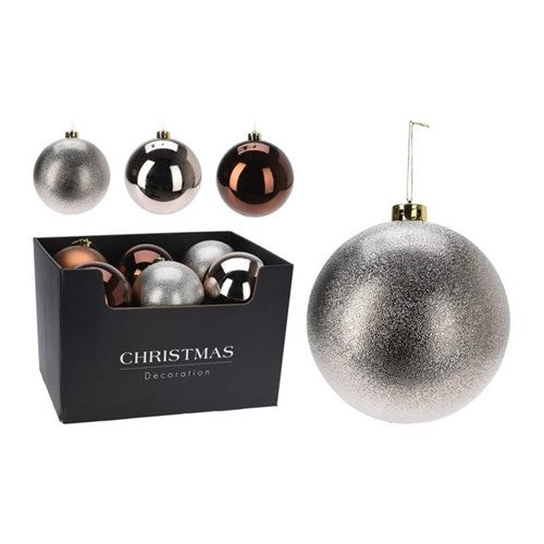 Three assorted 140 mm amber baubles