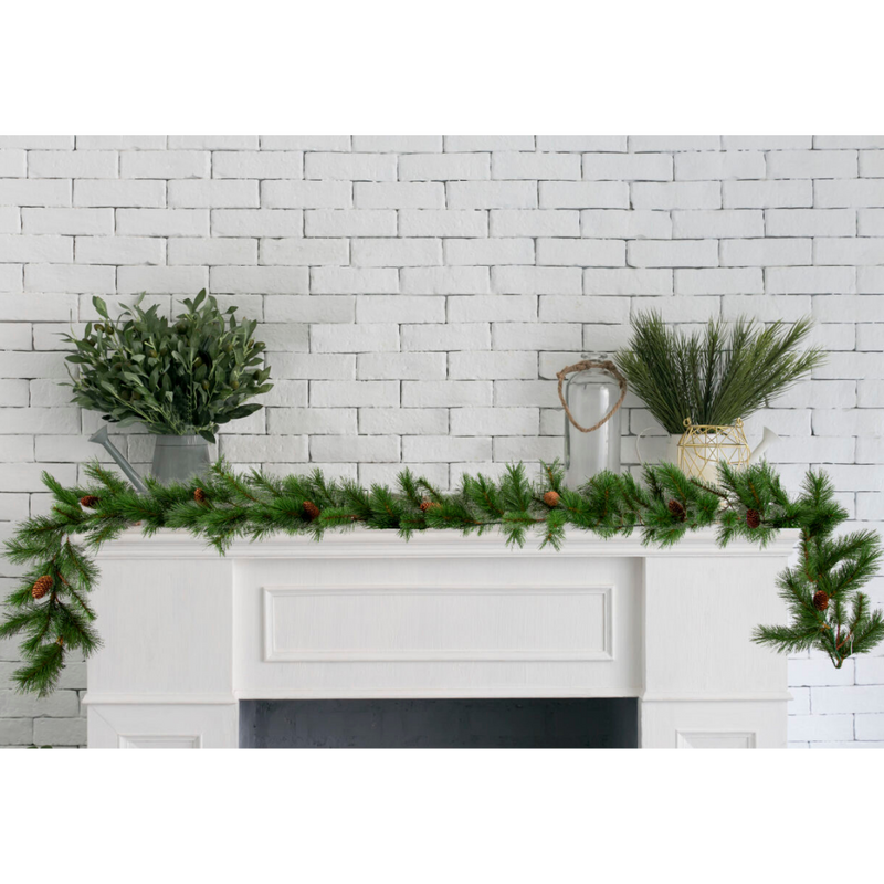 Woodland Spruce Christmas garland 2.7m in forest green for rustic or traditional festive décor
