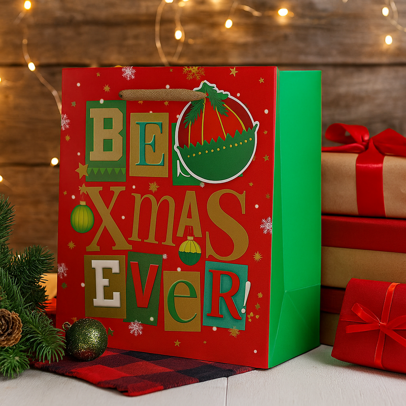 Medium-sized Christmas gift bag with “Best Christmas Ever” holiday design, 17.8x22x9.8cm
