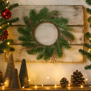Christmas pine candle wreath with red berries and pinecones, 24x10cm, for festive centrepieces