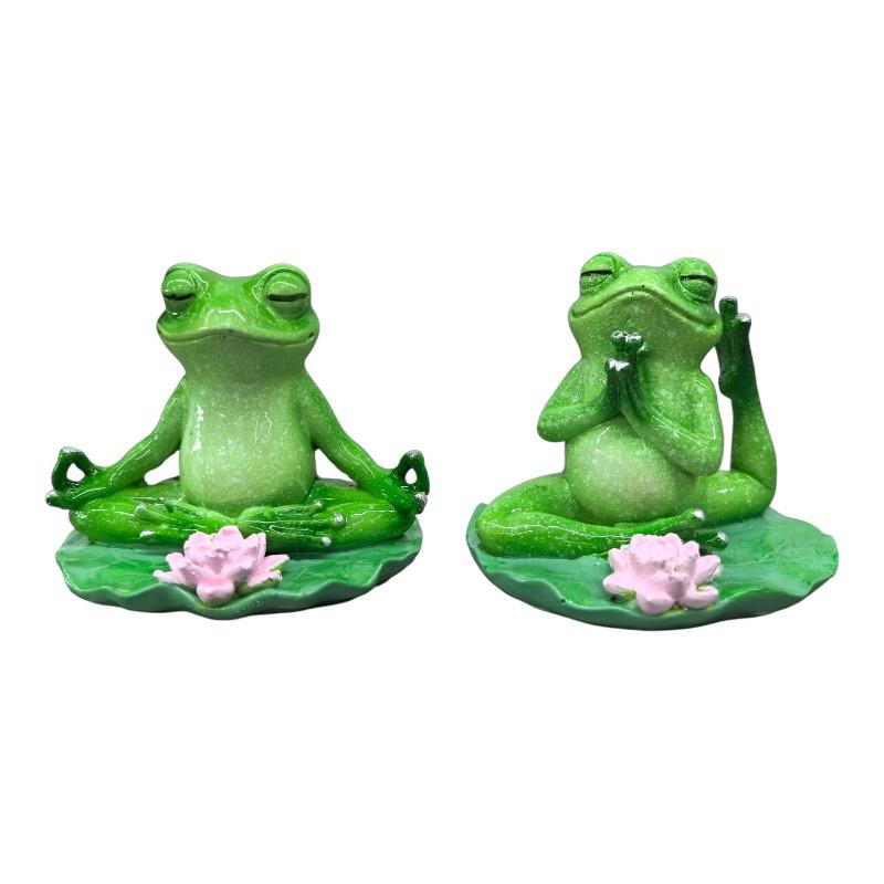 Meditating marble frog on lotus lily pad 8x7cm