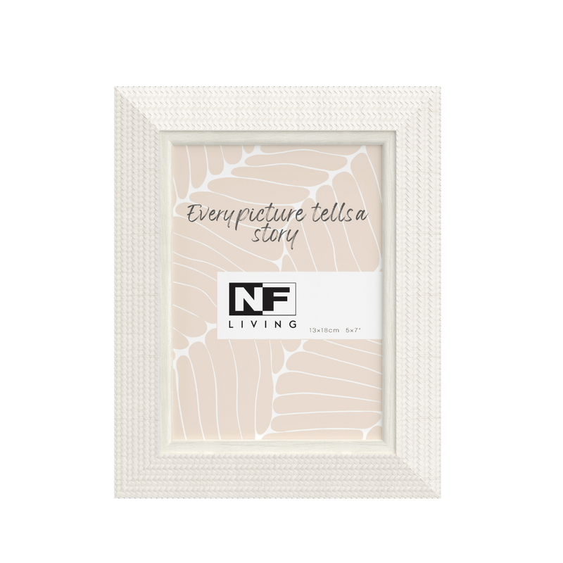 Glimpse Keeper white photo frame sized for 13x18cm photos, minimalist picture frame for desk, shelf or gallery wall display