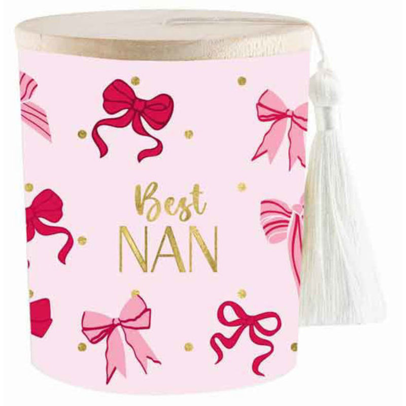 Vanilla and lavender scented candle with wood lid for Nan
