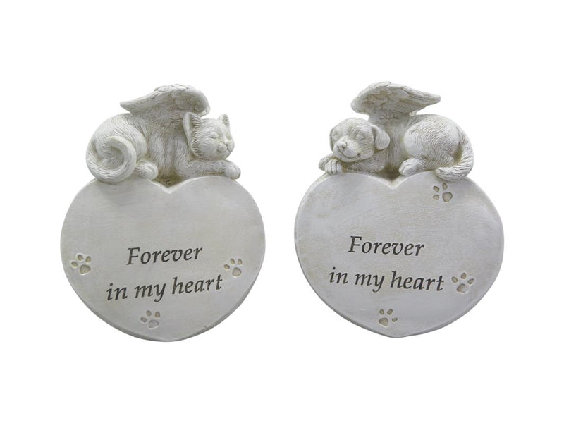 Pet memorial figurine dog or cat on heart