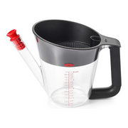 OXO Good Grips Fat Separator 4 Cup / 1L with strainer, stopper, and clear measurement markings.