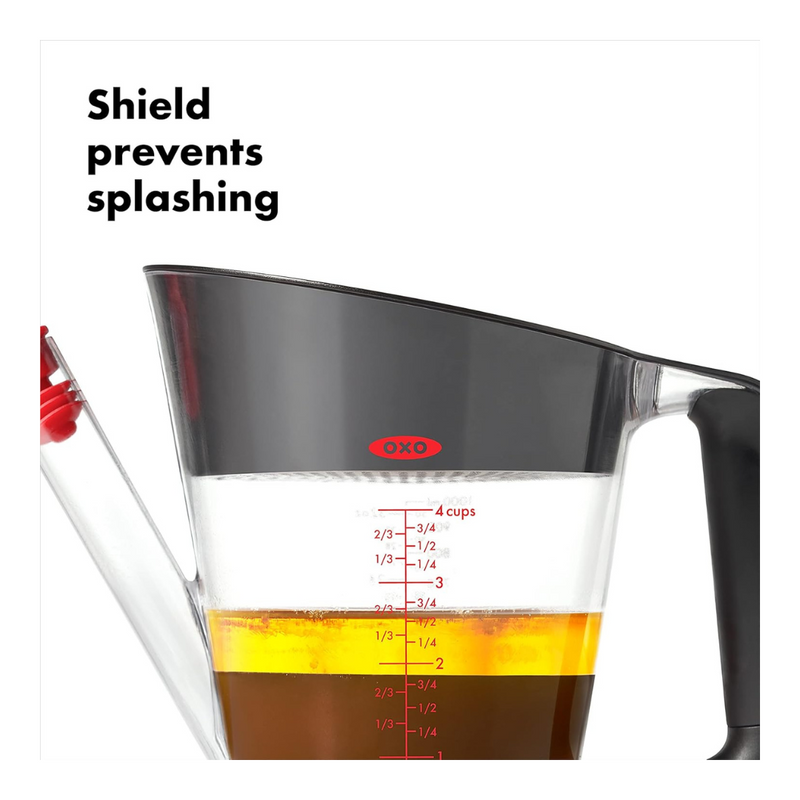 OXO Good Grips Fat Separator 4 Cup / 1L with strainer, stopper, and clear measurement markings.