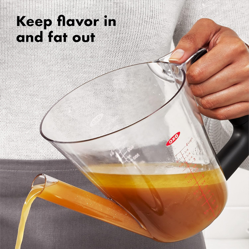 OXO Good Grips Fat Separator 4 Cup / 1L with strainer, stopper, and clear measurement markings.