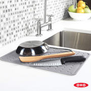 OXO Good Grips Large Drying Mat – absorbent microfiber mat for dish drying and countertop protection
