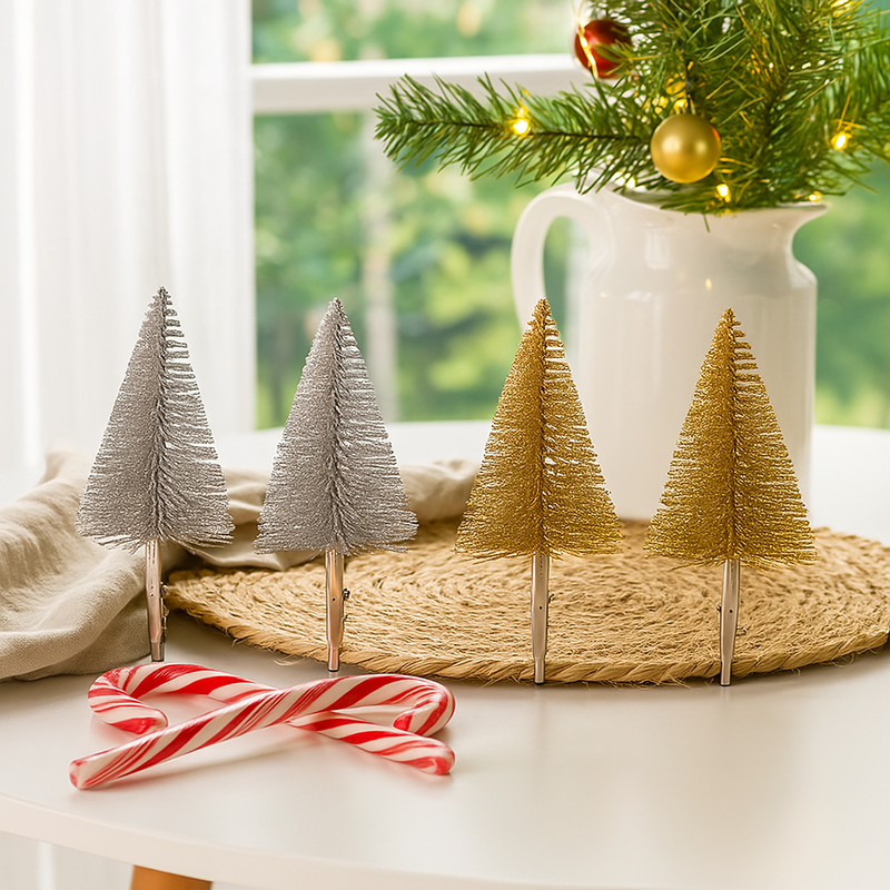 Assorted 14cm sisal Christmas trees with clip – 2-pack festive holiday decorations