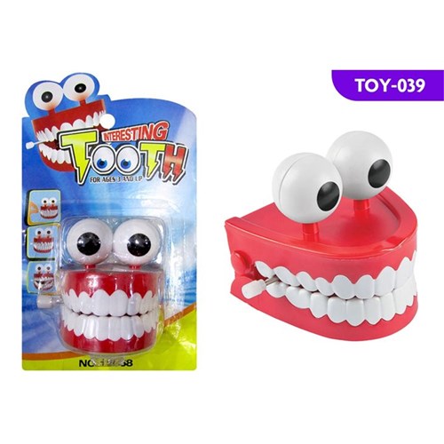 Wind up chattering teeth toy