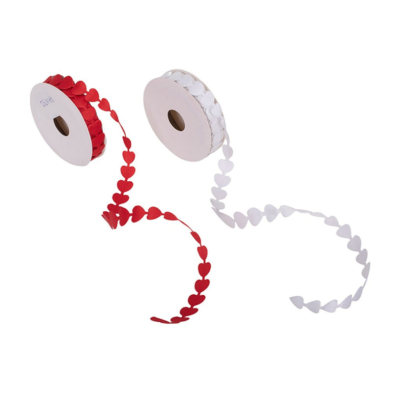 Roll of ribbon with die-cut heart pattern 2.7m