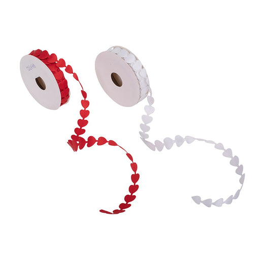 Roll of ribbon with die-cut heart pattern 2.7m