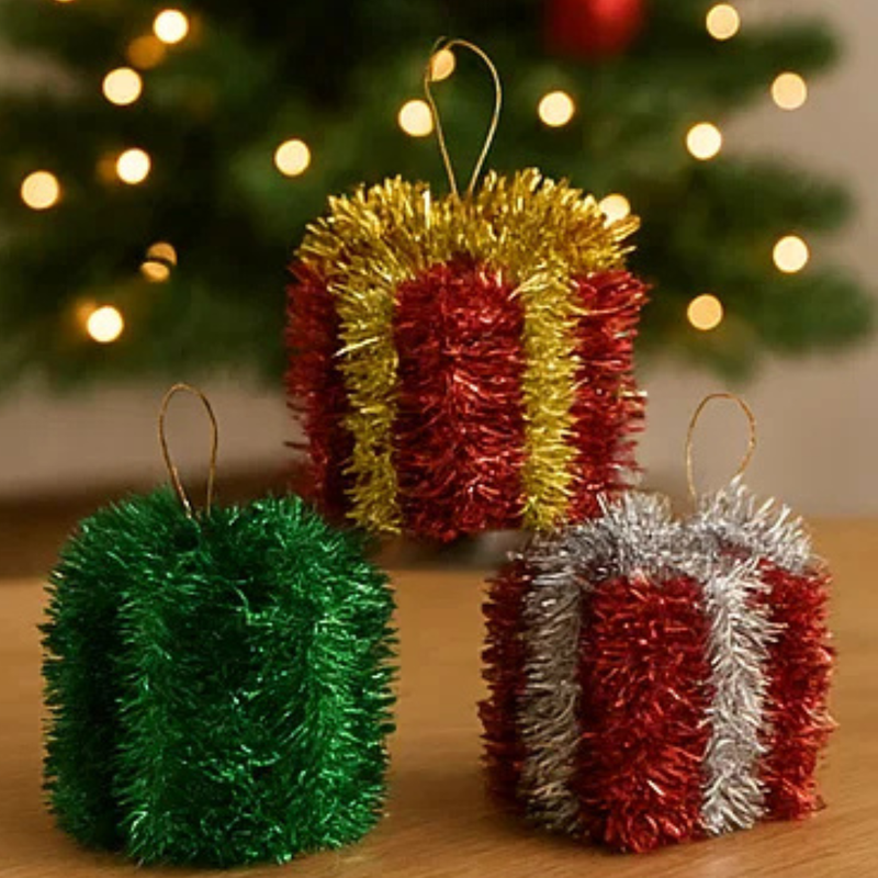 Tinsel Hanging Present Assorted
