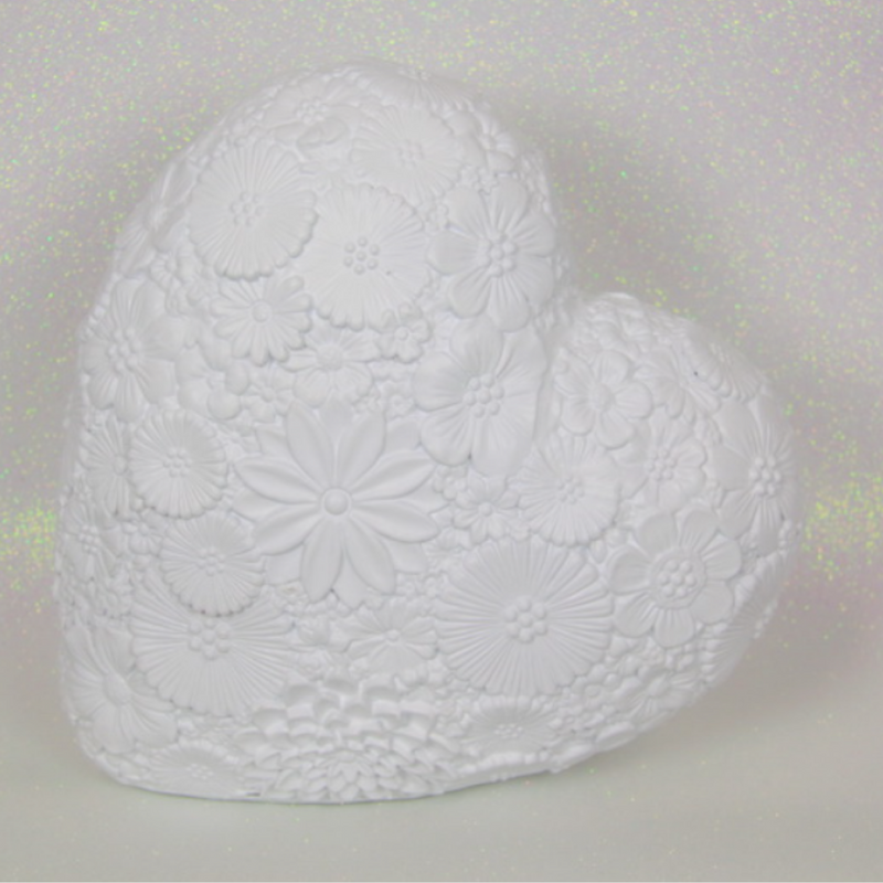 22CM WHITE FLORAL HEART