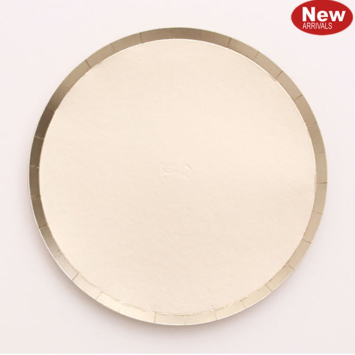 Paper Plates™ Round Gold Matted Plates (18cm, Pack of 12)