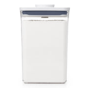 OXO POP 2.0 Big Square Medium 4.2L airtight container with white push-button lid
