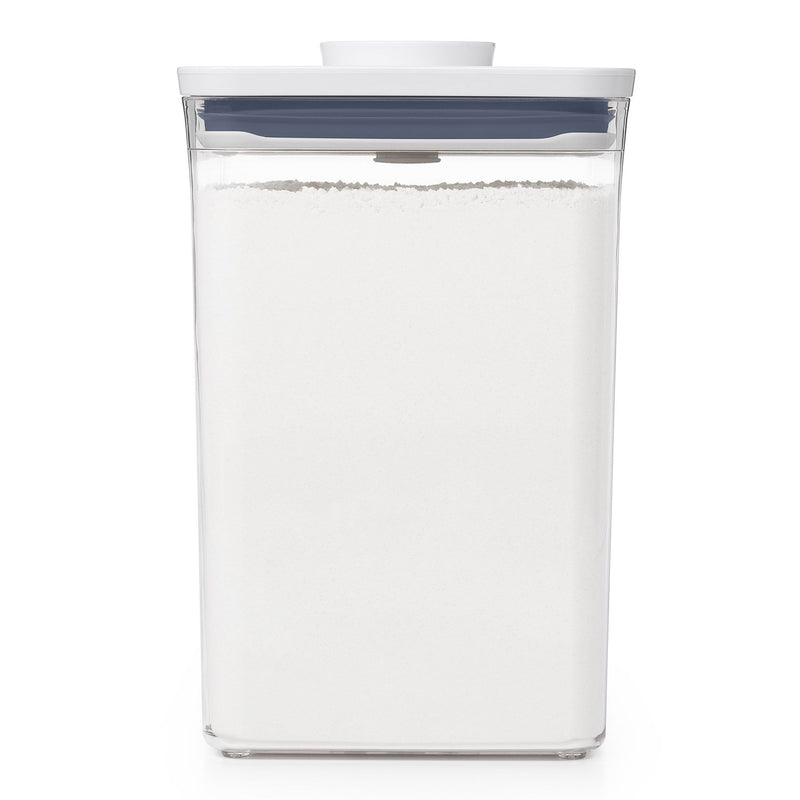 OXO POP 2.0 Big Square Medium 4.2L airtight container with white push-button lid