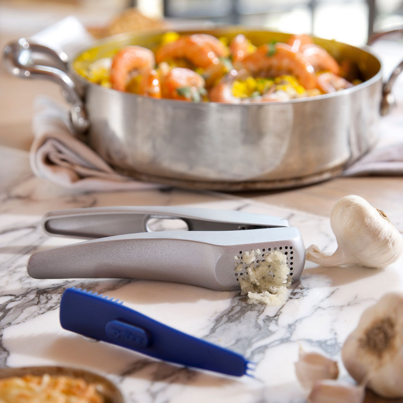 Ronis Zyliss Garlic Press Susi 3 with Cleaner
